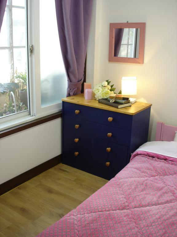Icos Guesthouse 2 For Female Seoul Værelse billede